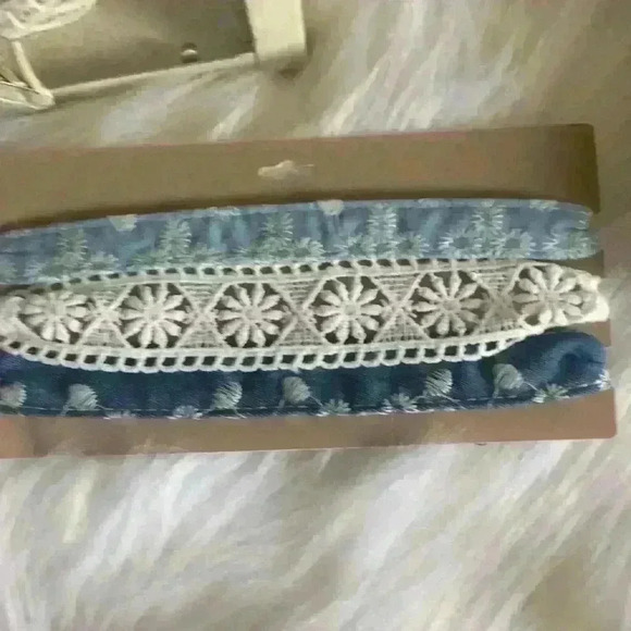 ⚡️ 3 for $20 ⚡️Floral Choker Bundle - Picture 3 of 4